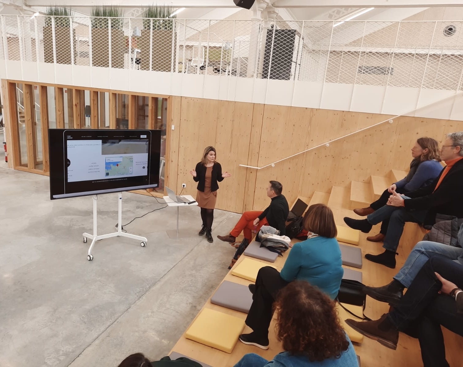 Image hover effect image